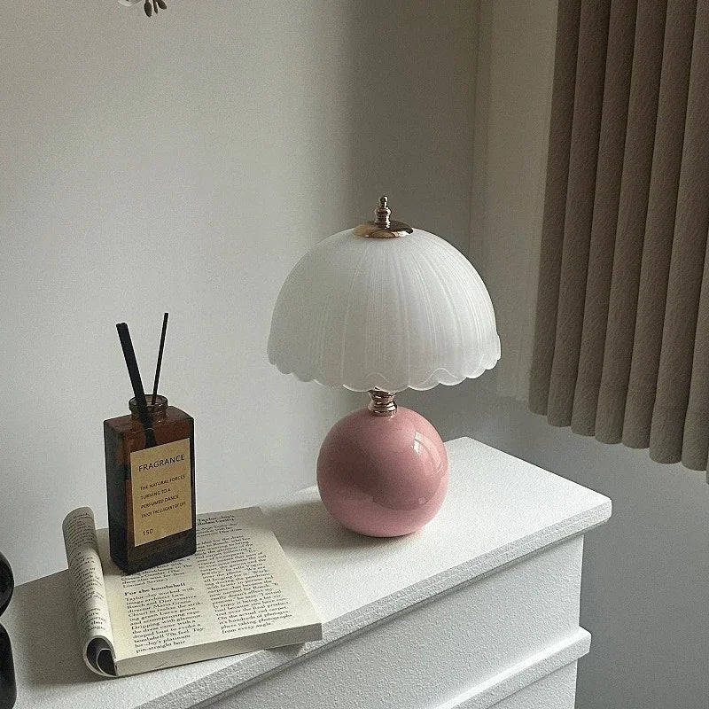 Classic Flower Bud Table Lamp Modern Art Table Lamp Bedroom Bedside Lamp Decorative Table Lamp Flower Bud Desk Lamps Night Light